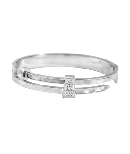 Nisa Premium Silver-Polish Cute Delicate Design With Diamond And Pearl Studded Bracelet For Women and Girls