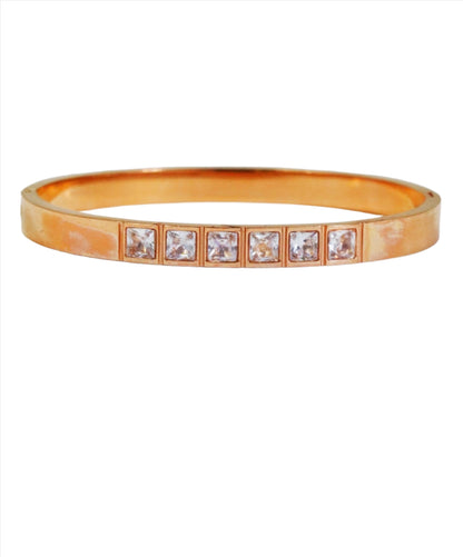 Nisa Premium Rose-Gold Polish Fabulous Solitare Design With Diamond Studded Bracelet For Women and Girls