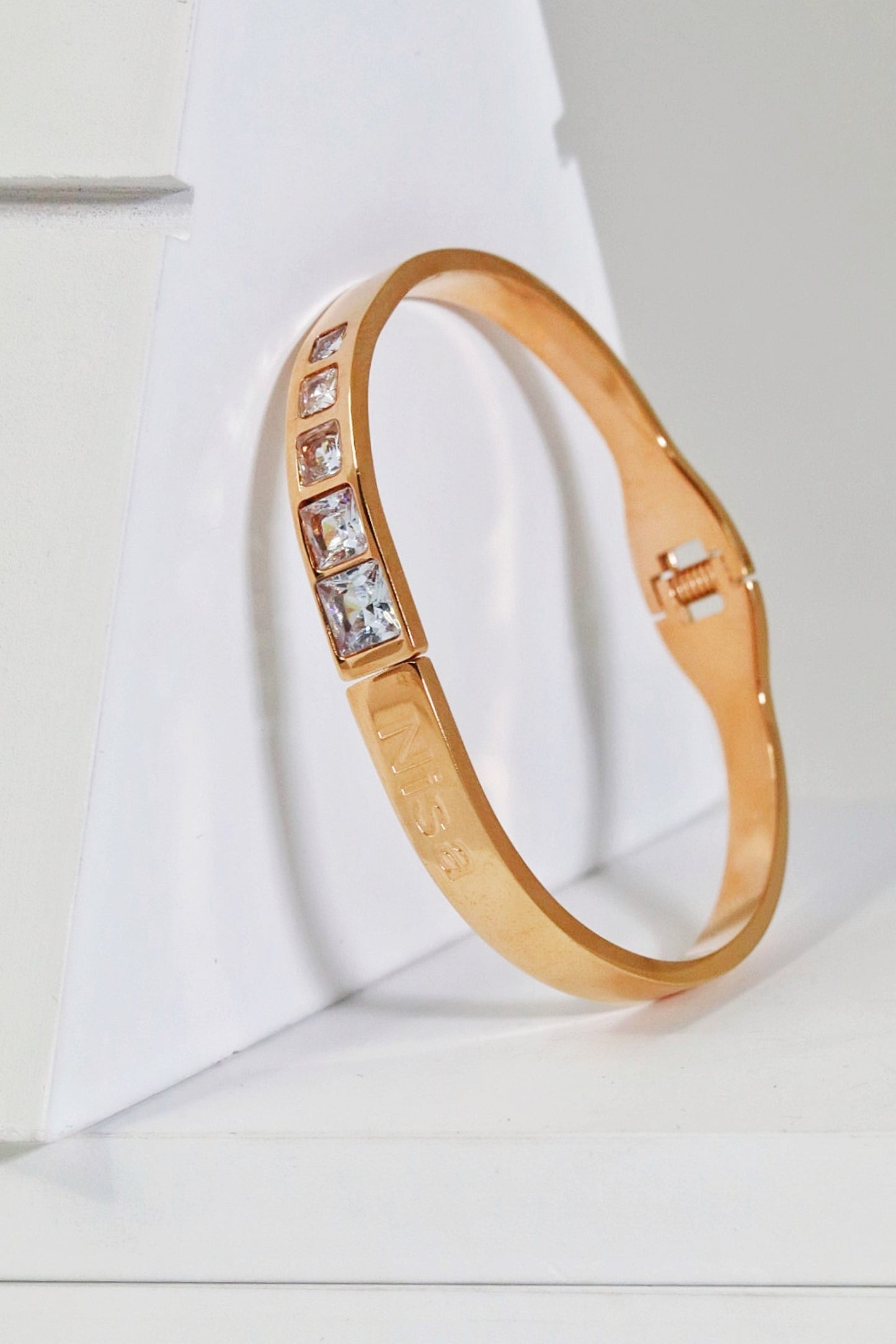 Nisa Premium Rose-Gold Polish Delicate Design With Diamond Studded Bracelet For Women and Girls