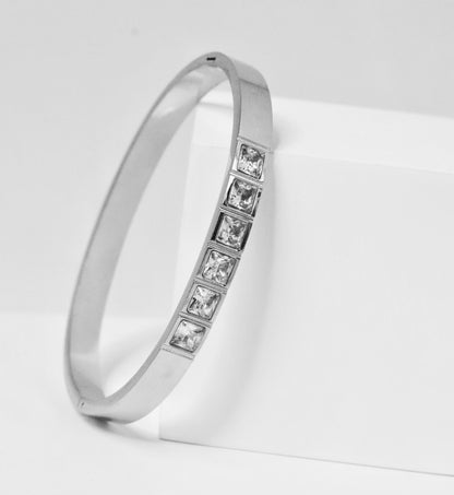 Nisa Premium Silver Polish Fabulous Solitare Design With Diamond Studded Bracelet For Women and Girls