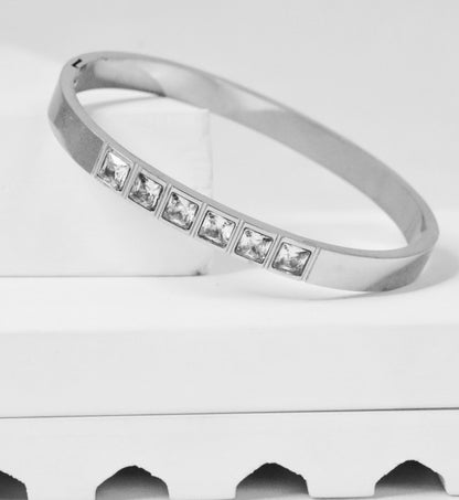 Nisa Premium Silver Polish Fabulous Solitare Design With Diamond Studded Bracelet For Women and Girls