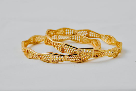 Nisa High Gold Polish Charming Geometrical Waves Design Bangles For Women and Girls