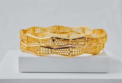 Nisa High Gold Polish Charming Geometrical Waves Design Bangles For Women and Girls