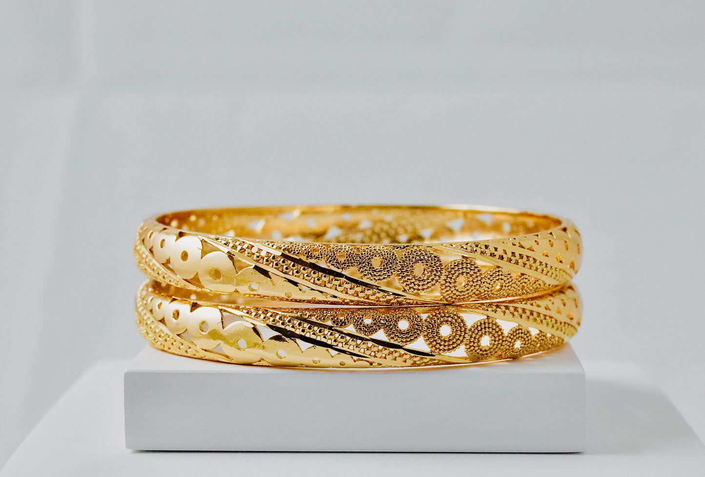 Nisa High Gold Polish Small to Big Round Shape Sequence Design Bangles For Women and Girls