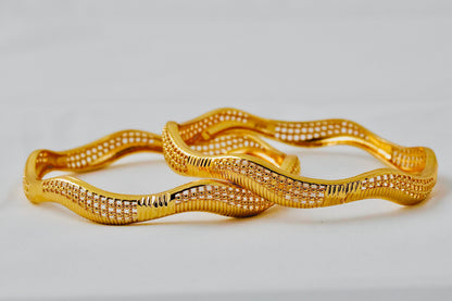 Nisa High Gold Polish Waves Shape Design Bangles For Women and Girls